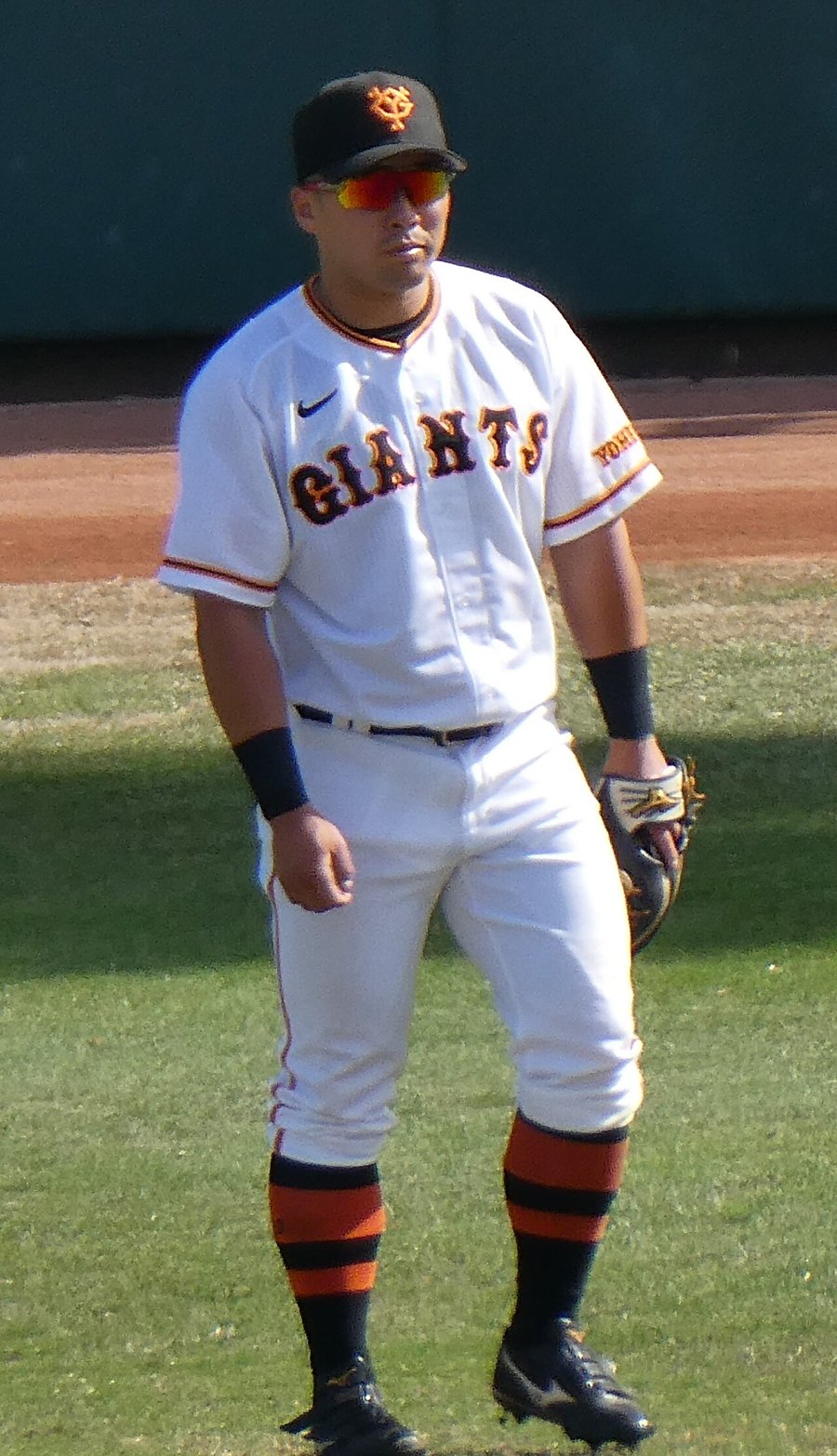 ジャイアンツ球場で守備につく浅野翔吾外野手