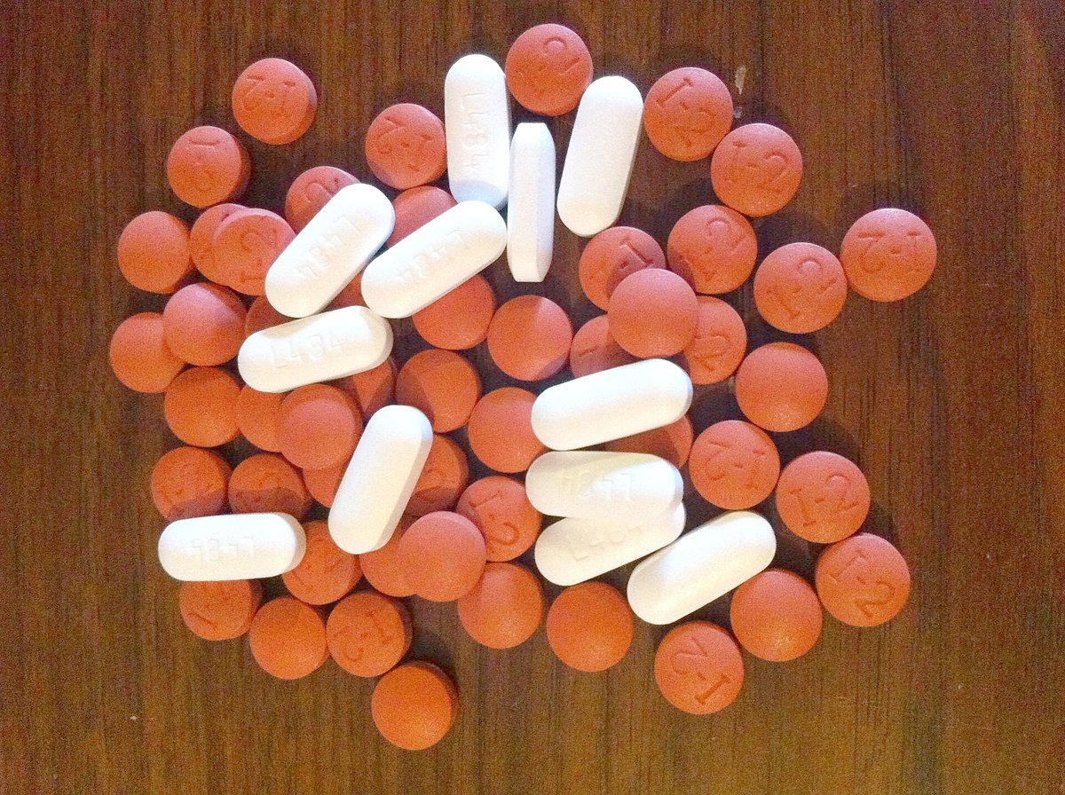 市販の解熱鎮痛薬の錠剤(イメージ)