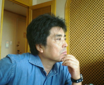 2005年に撮影された作家の村上龍さん