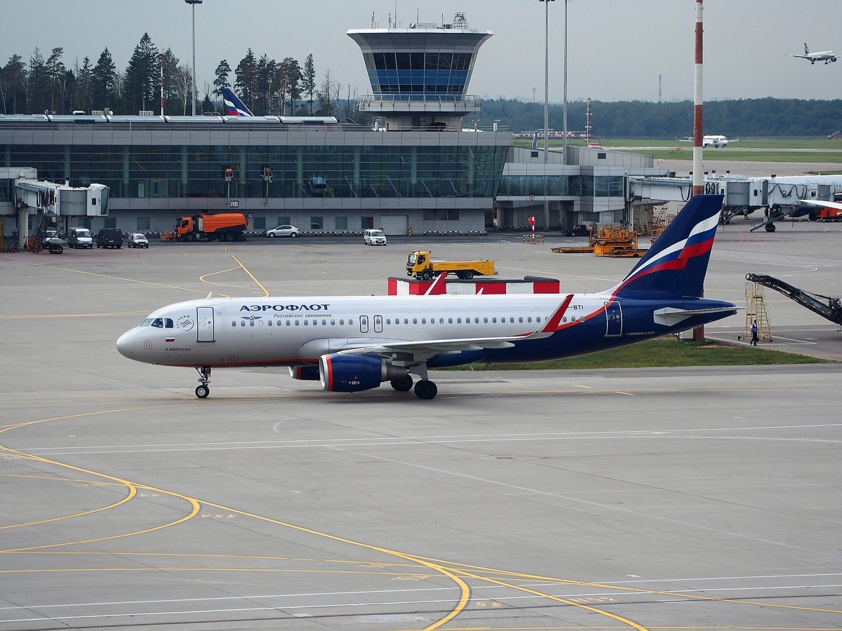 シェレメーチエヴォ空港に駐機するアエロフロートの旅客機