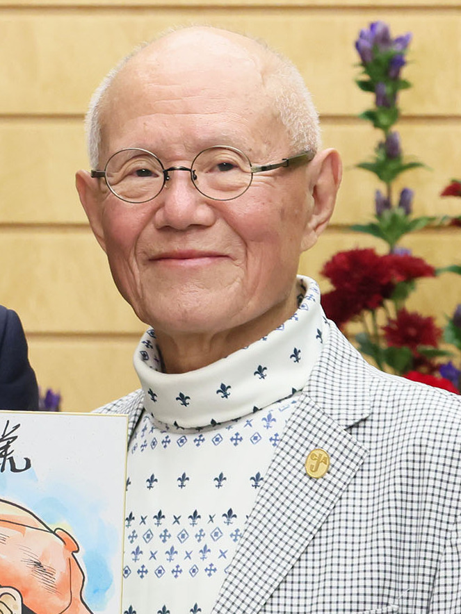 2023年11月、首相官邸を訪れた漫画家のちばてつやさん