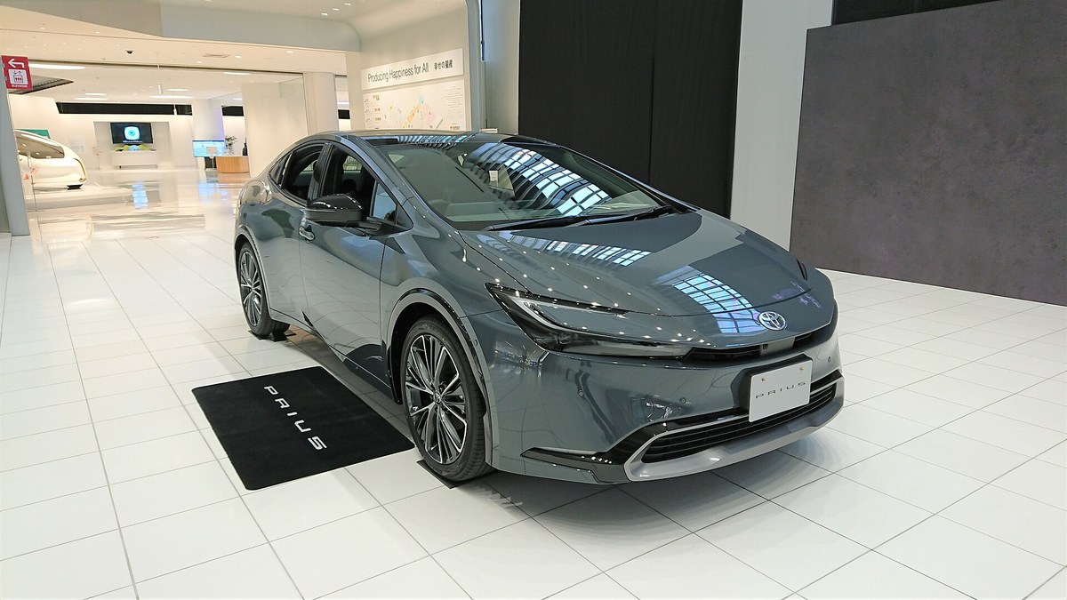 トヨタ会館に展示された5代目プリウス Z（2023年）