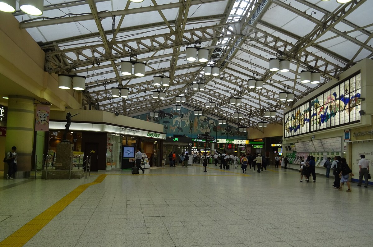 JR上野駅の中央改札前に広がるコンコース(2018年)