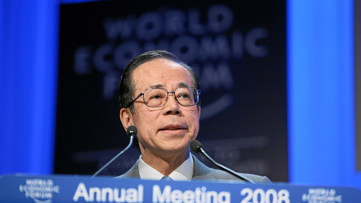2008年1月、世界経済フォーラム年次総会（ダボス会議）で演説する福田康夫首相（当時）